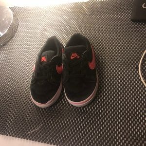 7c girl  toddler Nike shoe